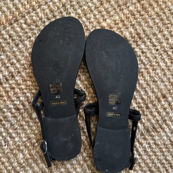 Crystal-Embellished Leather T-Strap Sandals, Size 40, from Barneys, Never worn - Picture 3 of 3